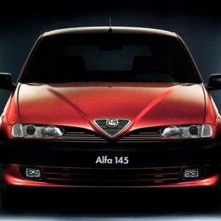 Alfa Romeo 145.
