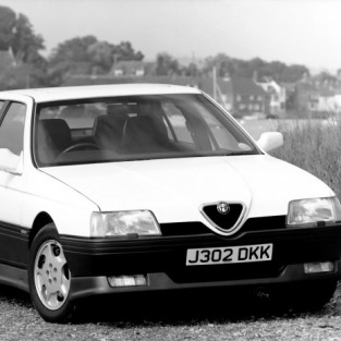 Alfa Romeo 164.