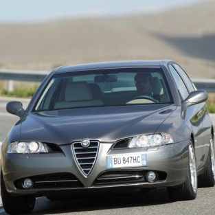 Alfa Romeo 166.