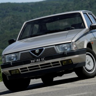 Alfa Romeo 75 