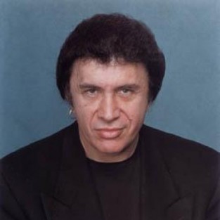 Джин Симмонс