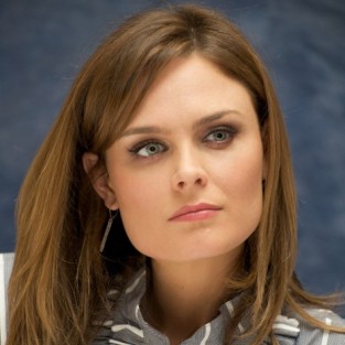 Эмили Дешанель