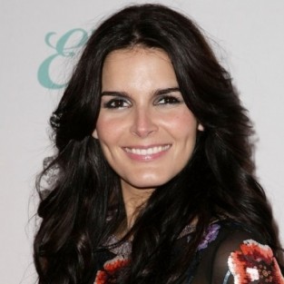 Энджи Хэрмон