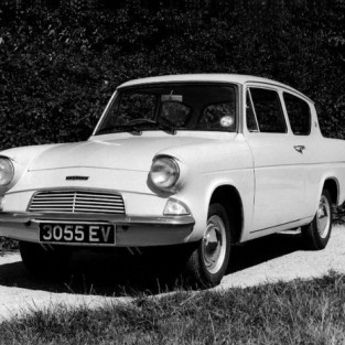 Ford Anglia 