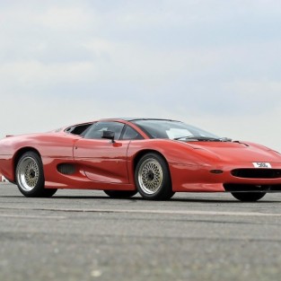 Jaguar XJ220.