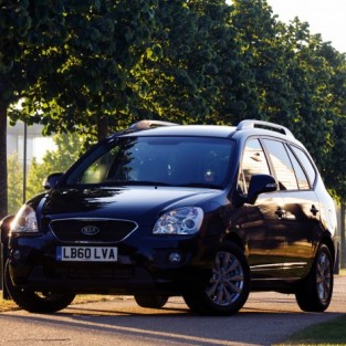 Kia Carens.