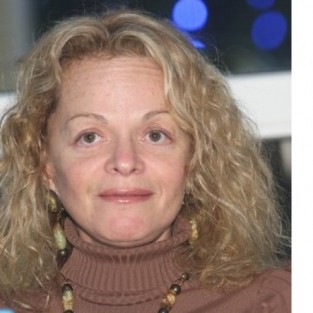 Лариса Долина с макияжем и без 