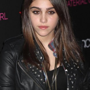 Лурдес Леон 