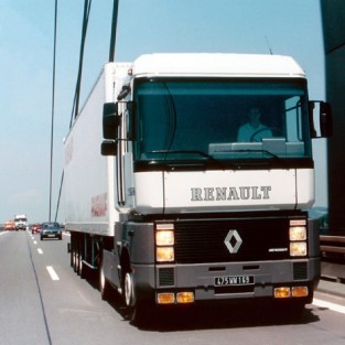 Renault Magnum