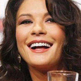 Улыбка Кэтрин Зеты-Джонс