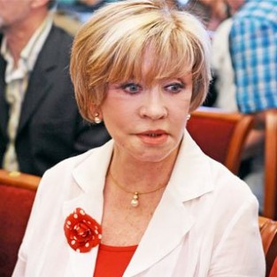 Вера Алентова