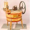 Одна из первых стиральных машин