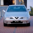 Alfa Romeo 166.