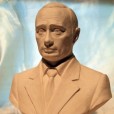 Ленин, Путин и бюст
