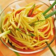 Салат из спагетти с копченой семгой