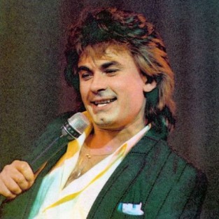 Александр Серов
