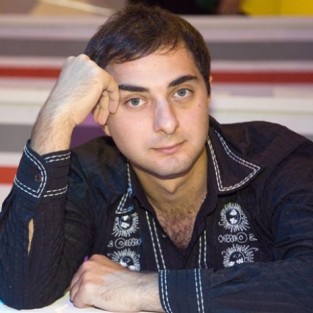 Демис Карибов